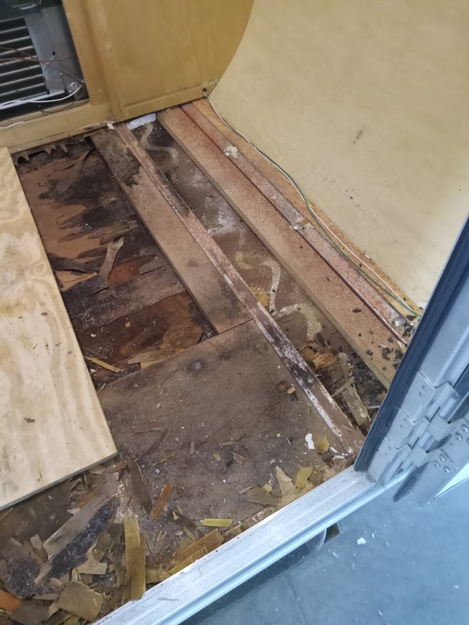 Fifth Wheel Trailer Floor Repair Tearing out