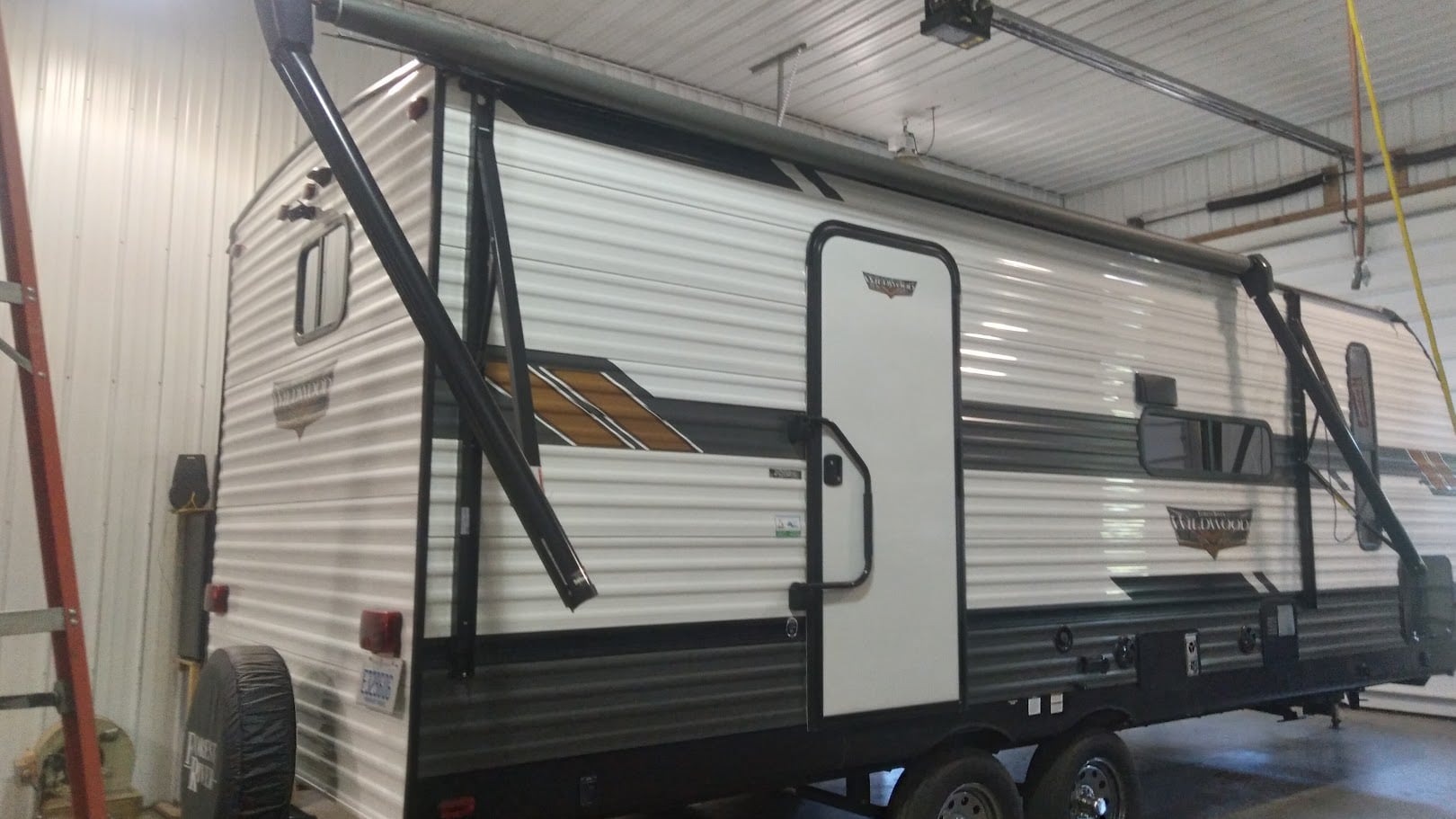 Large Trailer RV repair
